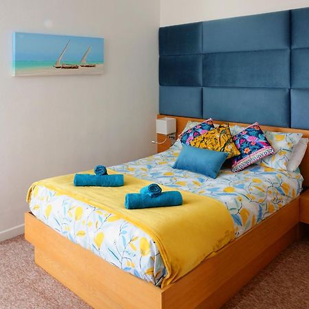 A Beautiful Apartment With Stunning Sea Views & Private Balcony Bournemouth Kültér fotó