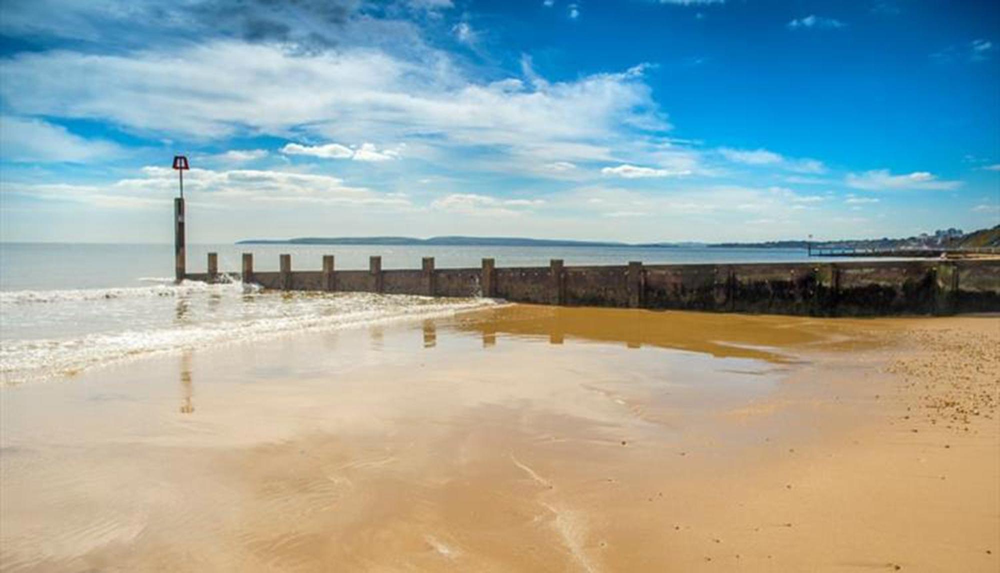 A Beautiful Apartment With Stunning Sea Views & Private Balcony Bournemouth Kültér fotó